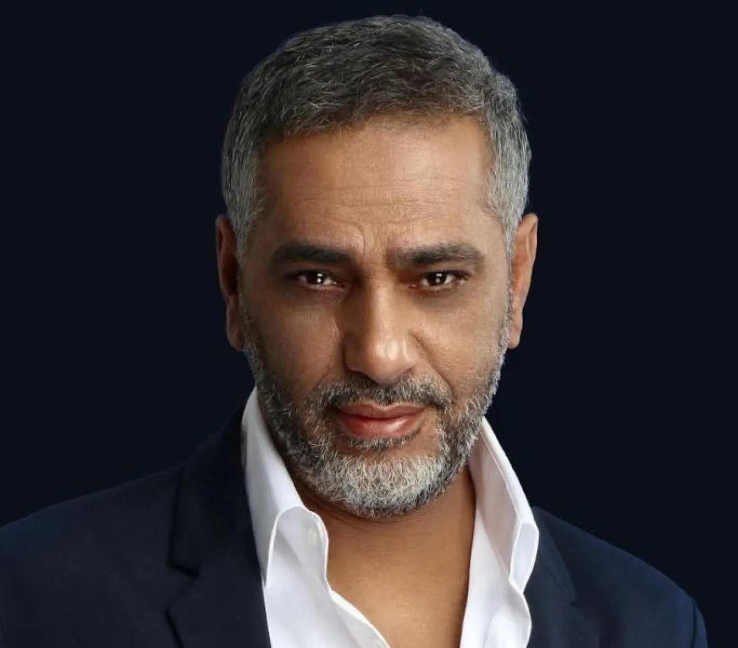 فضل شاكر يسلم نفسه للجيش اللبناني - فضل شاكر