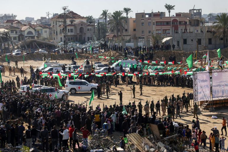 اتفاق غزة ينعش الآمال بعودة السفن لقناة السويس - اتفاق غزة