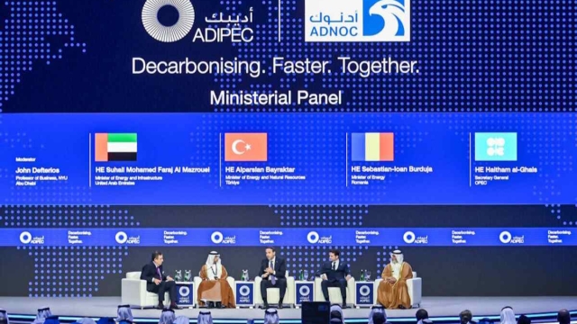 أديبك 2025 ينطلق 3 نوفمبر بمشاركة 2250 شركة عارضة