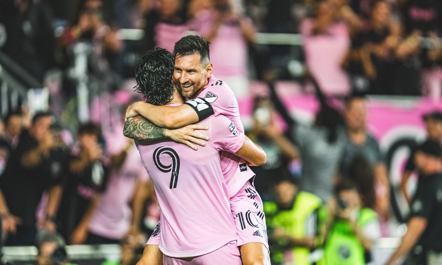 ميسي يقود إنتر ميامي إلى أول نهائي لكأس MLS بعد سحق نيويورك - ميسي يقود إنتر ميامي