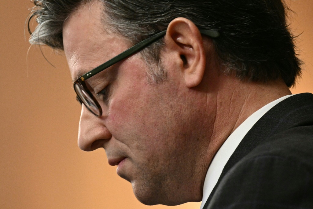 فوضى المطارات الأمريكية فوضى في المطارات الأمريكية بسبب - فوضى المطارات الأمريكية