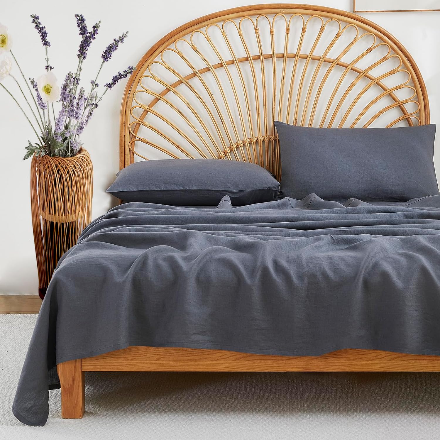 فلاغ يتفوق على كوين فلاغ يتفوق على زميله كوين في ليلة مهنية - فلاغ يتفوق على كوين