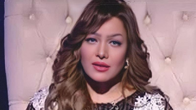 مذيعة سابقة متهمة بقتل والدتها في مشهد جريمة مروع - مذيعة سابقة متهمة بقتل