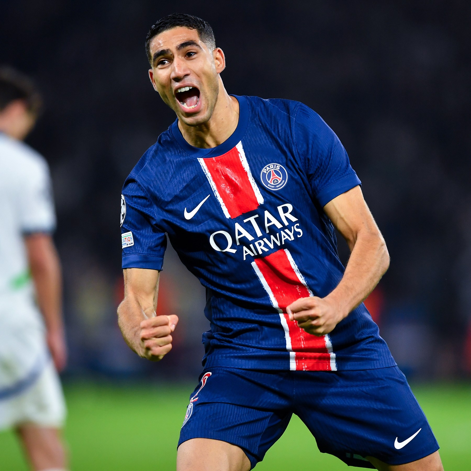 أشرف حكيمي أفضل لاعب أشرف حكيمي يُتوج بجائزة أفضل لاعب - أشرف حكيمي أفضل لاعب