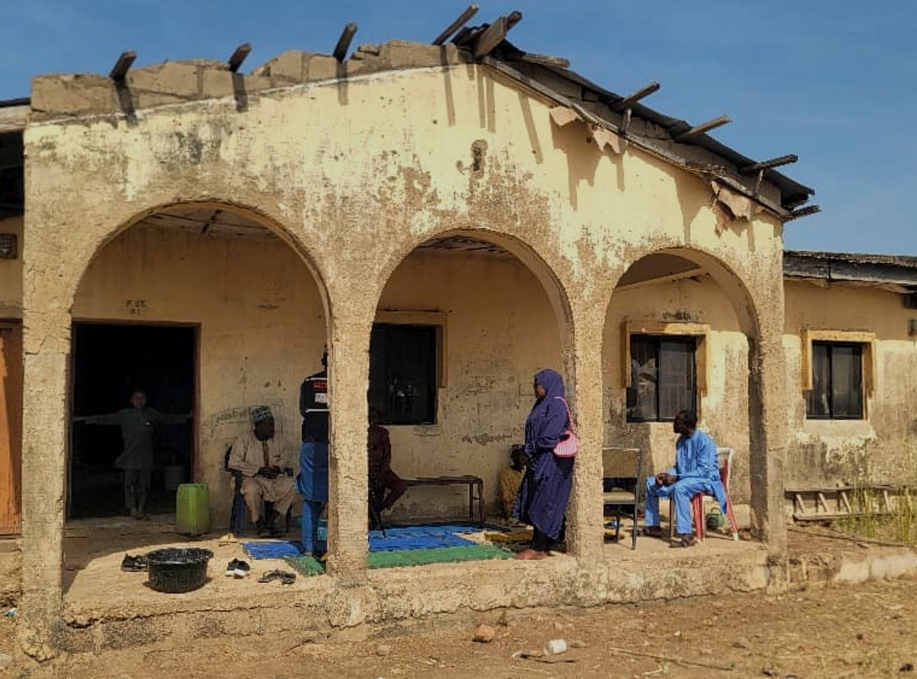 تأجيل رحلة تينوبو إلى قمة العشرين بسبب اختطاف 24 فتاة - تأجيل رحلة تينوبو