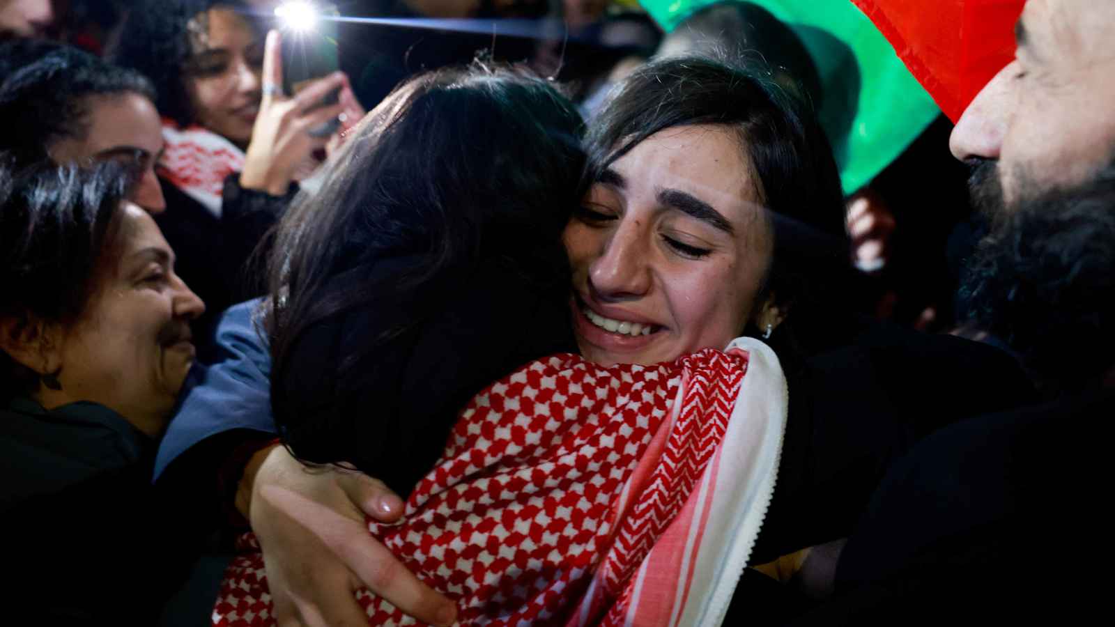 إطلاق سراح الأسرى الفلسطينيين إسرائيل تطلق سراح خمسة أسرى - إطلاق سراح الأسرى الفلسطينيين