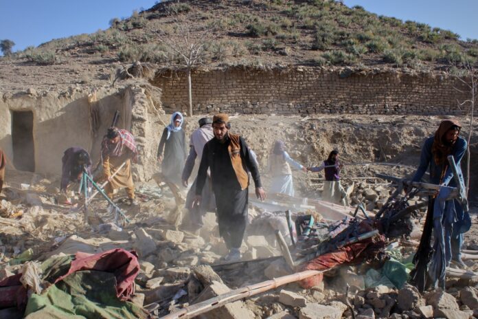 أفغانستان باكستان غارات جوية أفغانستان تتهم باكستان بشن