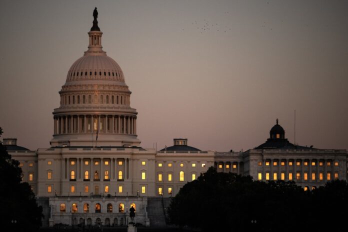 إغلاق الحكومة الأمريكية يدخل يومه الأربعين: كيف يؤثر على