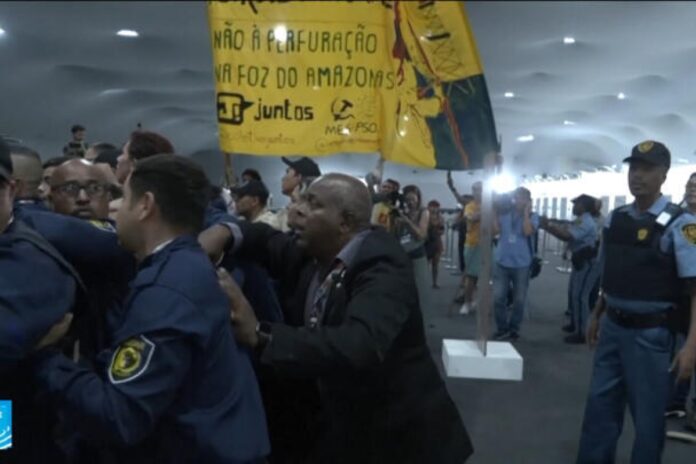 إقبال تاريخي على صناديق الاقتراع في العراق