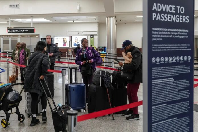 إلغاء الرحلات الجوية الأمريكية إلغاء أكثر من 700 رحلة طيران