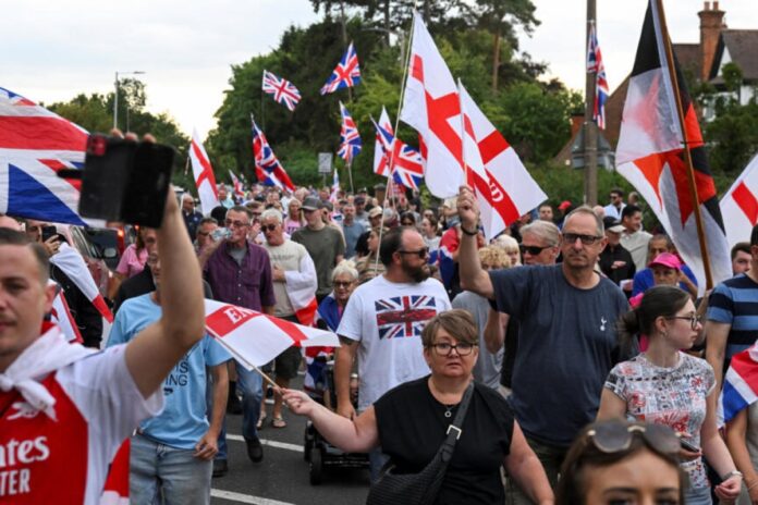 احتجاجات إيواء الطلاب احتجاجات ضد خطط لإيواء 600 طالب لجوء