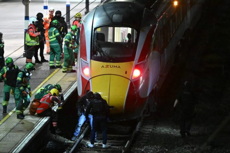 اعتقال بريطانيين هجوم طعن اعتقال بريطانيين في هجوم طعن في