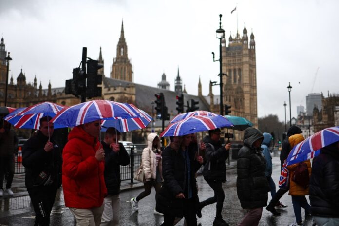 الأسواق الأوروبية في المنطقة الإيجابية، سهم ساب يرتفع 6%