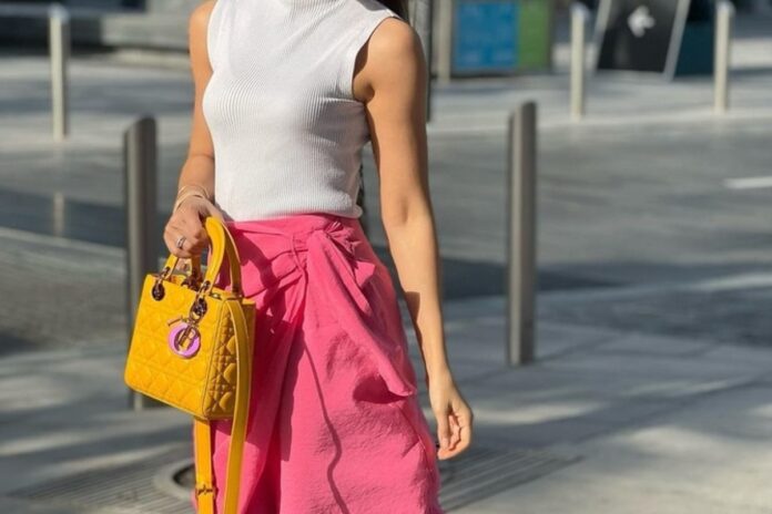 الأميرة يوجيني تثبت أن التنورة الجريئة هي قطعة الموسم