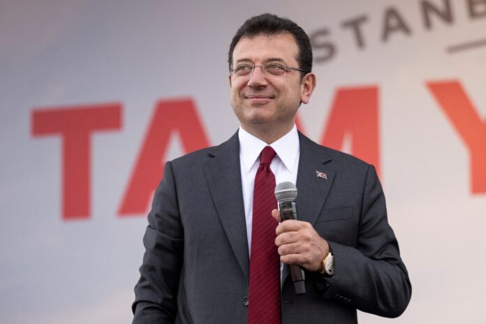 الادعاء العام التركي يوجه 142 تهمة لرئيس بلدية إسطنبول أكرم