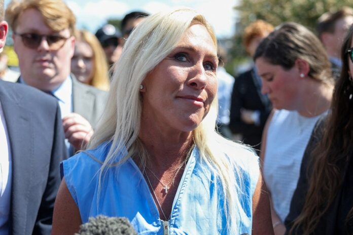 الجمهوريون يحاولون تهدئة المخاوف بعد استقالة غرين المفاجئة