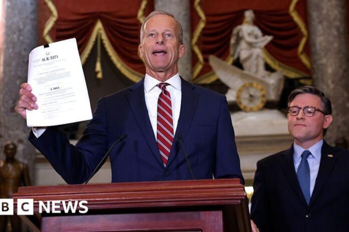 الديمقراطيون في مجلس الشيوخ يتراجعون ويفتحون الطريق لإعادة