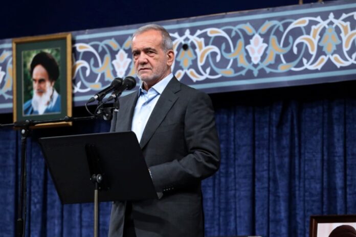 الرئيس الإيراني يتعهد بإعادة بناء البرنامج النووي