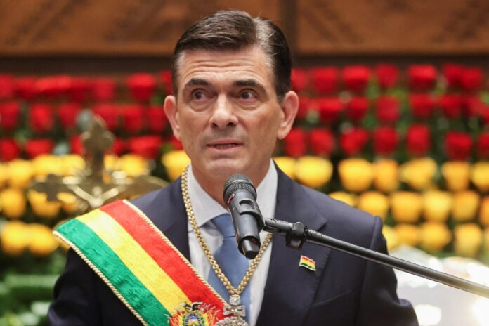 باك رئيساً لبوليفيا باك يؤدي اليمين رئيساً لبوليفيا ويعد