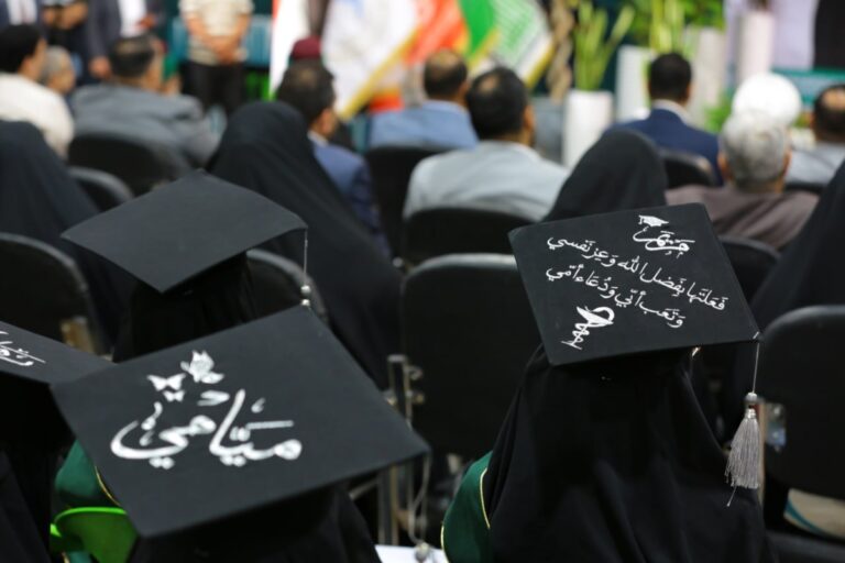 تخرج طلاب جامعة الأقصى غزة بعد الحرب: احتفال بتخرج طلاب في