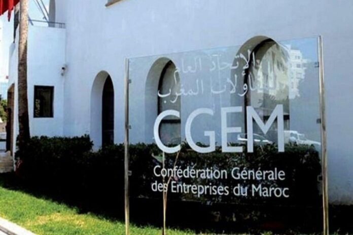 تخفيض إعفاء ضريبة مساهمات معاشات العمل فوق 2000 جنيه