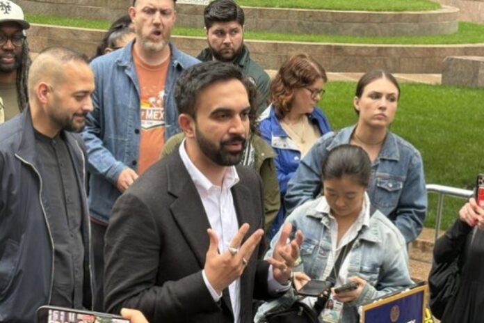 ترامب يتنازل لمامداني ويقول “يمكنك مناداتي بالفاشي”