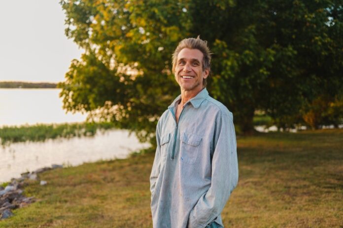 تود سنيدر: حياة فنية ملهمة ونهاية مأساوية