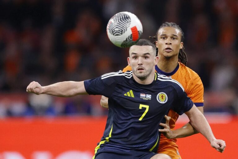 جون مكجين يوقع عقدًا جديدًا مع أستون فيلا