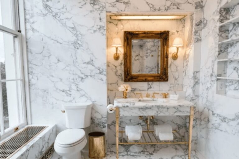 رخام وذهب.. ترامب يكشف عن “حمام غرفة لينكولن”