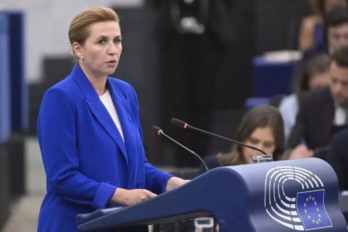 لماذا تريد المملكة المتحدة تقليد سياسات الهجرة الدنماركية؟