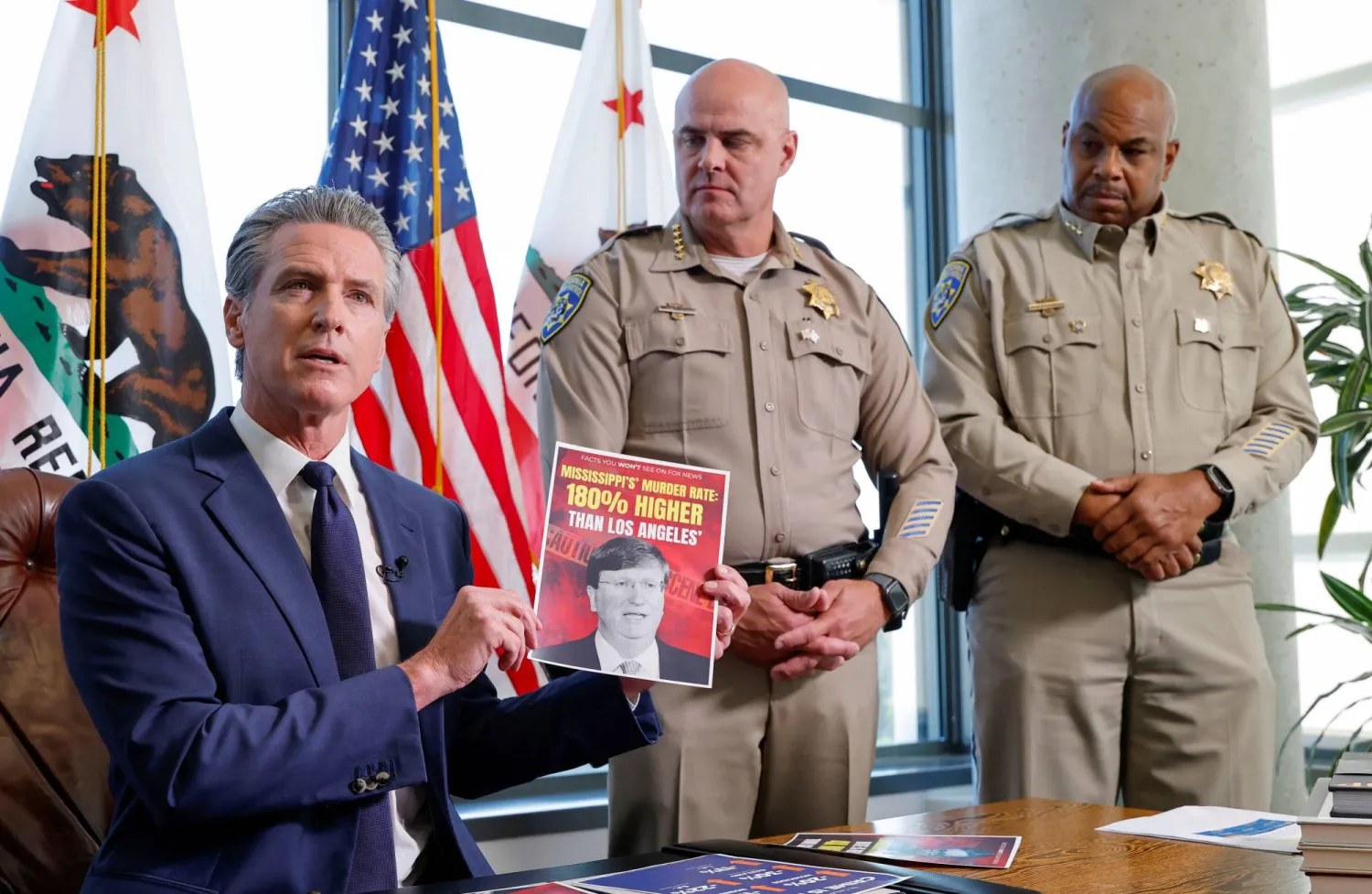 انتقادات رئيس البحرية لريفز بشأن تمويل الدفاع - انتقادات رئيس البحرية لريفز