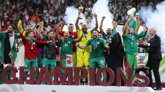 الجزائر كأس العرب الجزائر تعبر العراق وتضرب موعدا مع - الجزائر كأس العرب