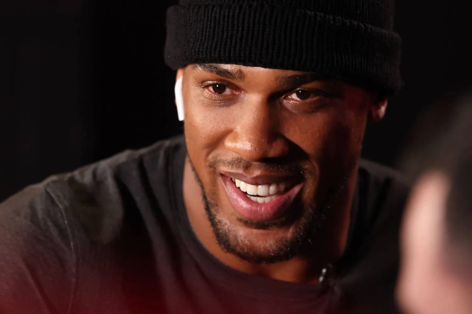 إصابة جوشوا بحادث سير فيديو.. إصابة جوشوا بطل العالم السابق - إصابة جوشوا بحادث سير