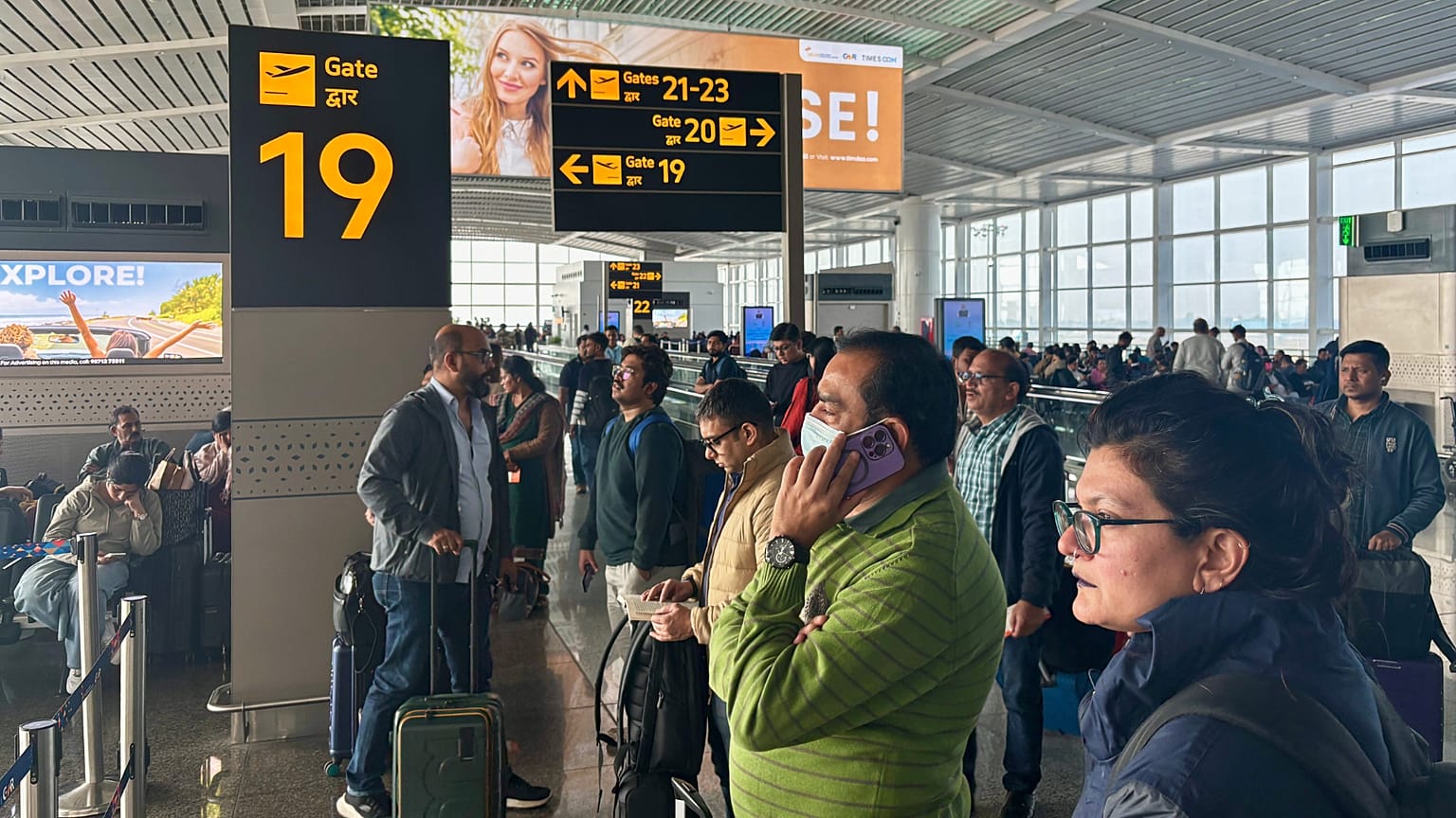 فوضى إنديغو: لماذا تلغي أكبر شركة طيران في الهند مئات - فوضى إنديغو