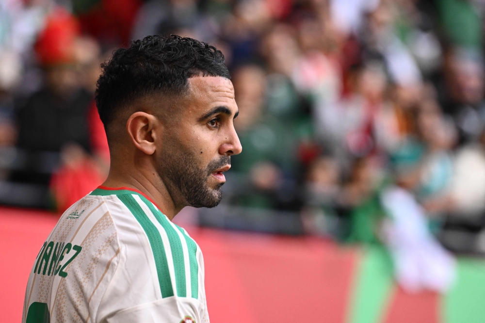 رياض محرز كأس أمم رياض محرز يرتدي قناع الأساطير بتألقه في - رياض محرز كأس أمم