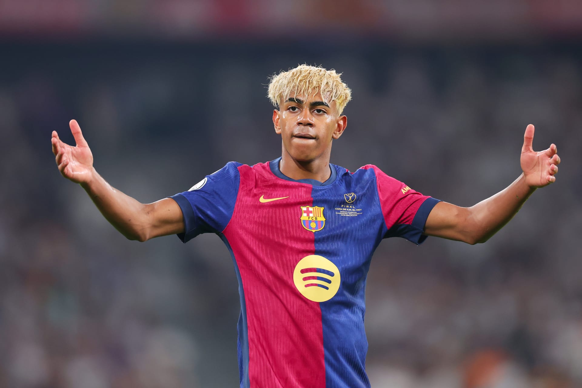 نجم المغرب السابق ينتقد قرار لامين يامال باللعب لإسبانيا - لامين يامال