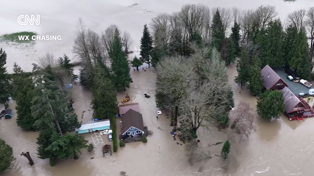 فيضانات واشنطن أمر آلاف الأشخاص بالإخلاء بسبب الفيضانات في - فيضانات واشنطن