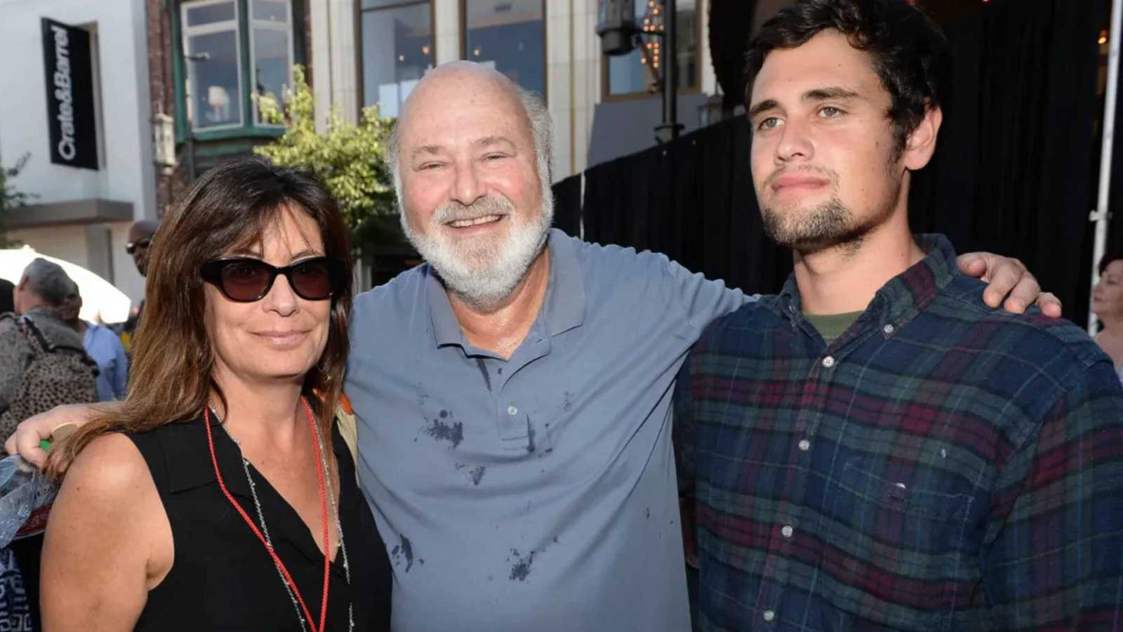 نيك راينر يمثل أمام نيك رينر يمثل أمام المحكمة بتهمة قتل - نيك راينر يمثل أمام