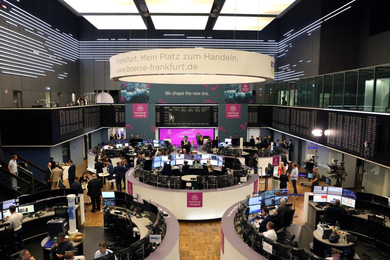 ارتفاع الأسواق الأوروبية وانخفاض الجنيه الإسترليني مع تراجع - ارتفاع الأسواق الأوروبية وانخفاض