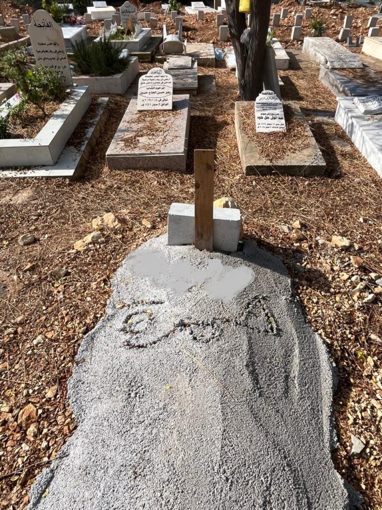 في الخرطوم، إعادة دفن القبور المؤقتة تعيد آلام الأسر - إعادة دفن القبور المؤقتة