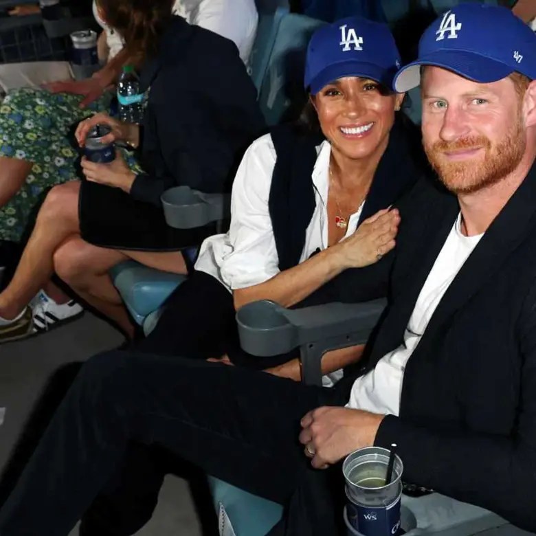 أندرو يُفقد ألقابه الملكية الأخيرة وتأجيل إخلائه من القصر - أندرو يُفقد ألقابه الملكية