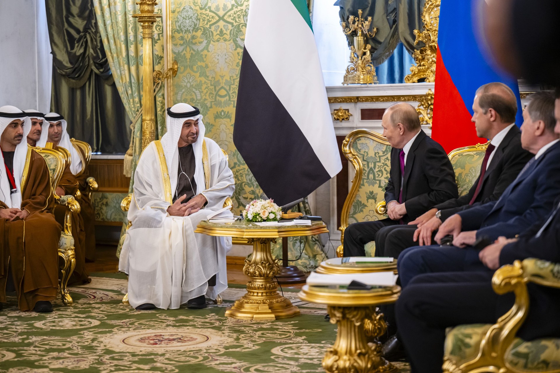 زيارة رئيس دولة الإمارات رئيس دولة الإمارات يصل باكستان في - زيارة رئيس دولة الإمارات