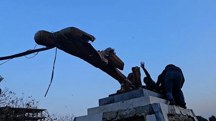 السوريون يحتفلون بذكرى سقوط بشار الأسد - سقوط بشار الأسد