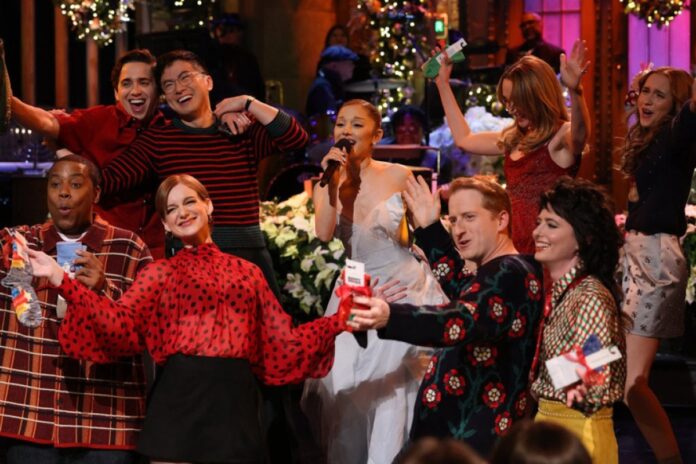 أريانا غراندي تسخر ماريا أريانا غراندي تسخر من أغنية ماريا