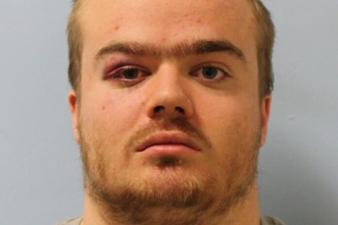 أسوأ نزيل في برودمور: جونتي برافيري وسبعة موظفين للسيطرة