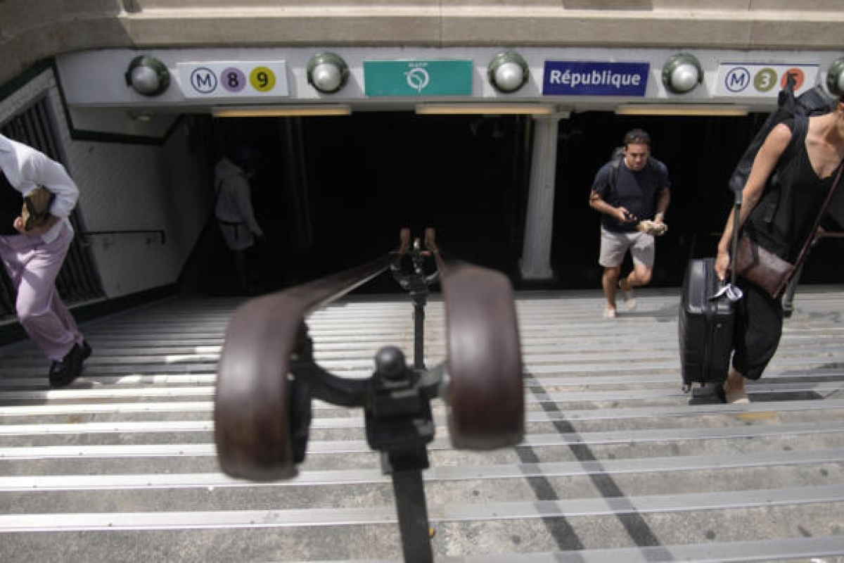 اعتداءات بسلاح أبيض مترو الشرطة الفرنسية توقف مشتبها به في