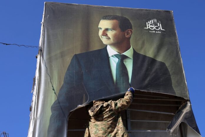 السوريون يحتفلون بذكرى سقوط بشار الأسد