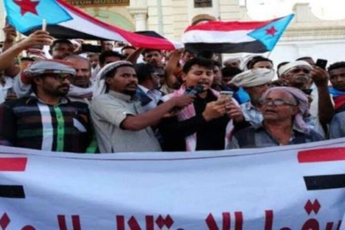 الكثيري: تظاهرات سيئون رسالة تفويض للقوات الحكومية الجنوبية