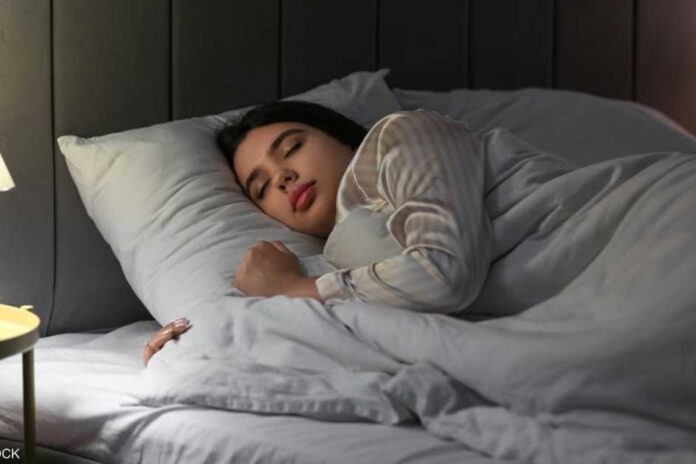 تأثير برودة الشتاء على النوم: كيف يؤثر الطقس البارد على