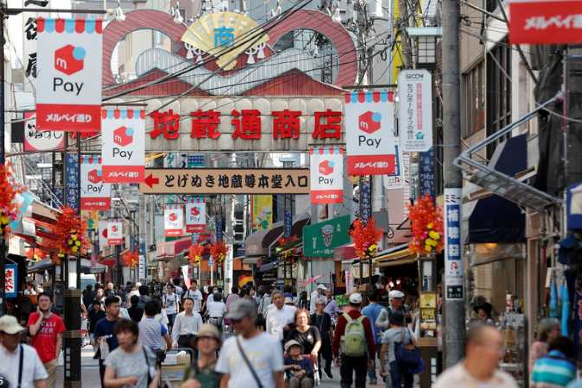 تحفيز إنفاق الأسر اليابان اليابان ترفع توقعات النمو وتراهن